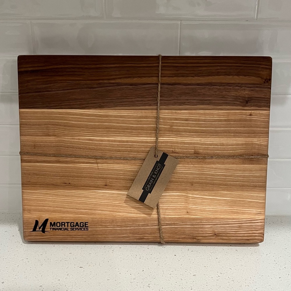 NEW! Grain & Knot Wood Butcher Block $150 Retail.